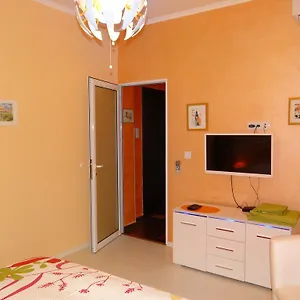 Apartment Orange Flower 1 Bulgarien