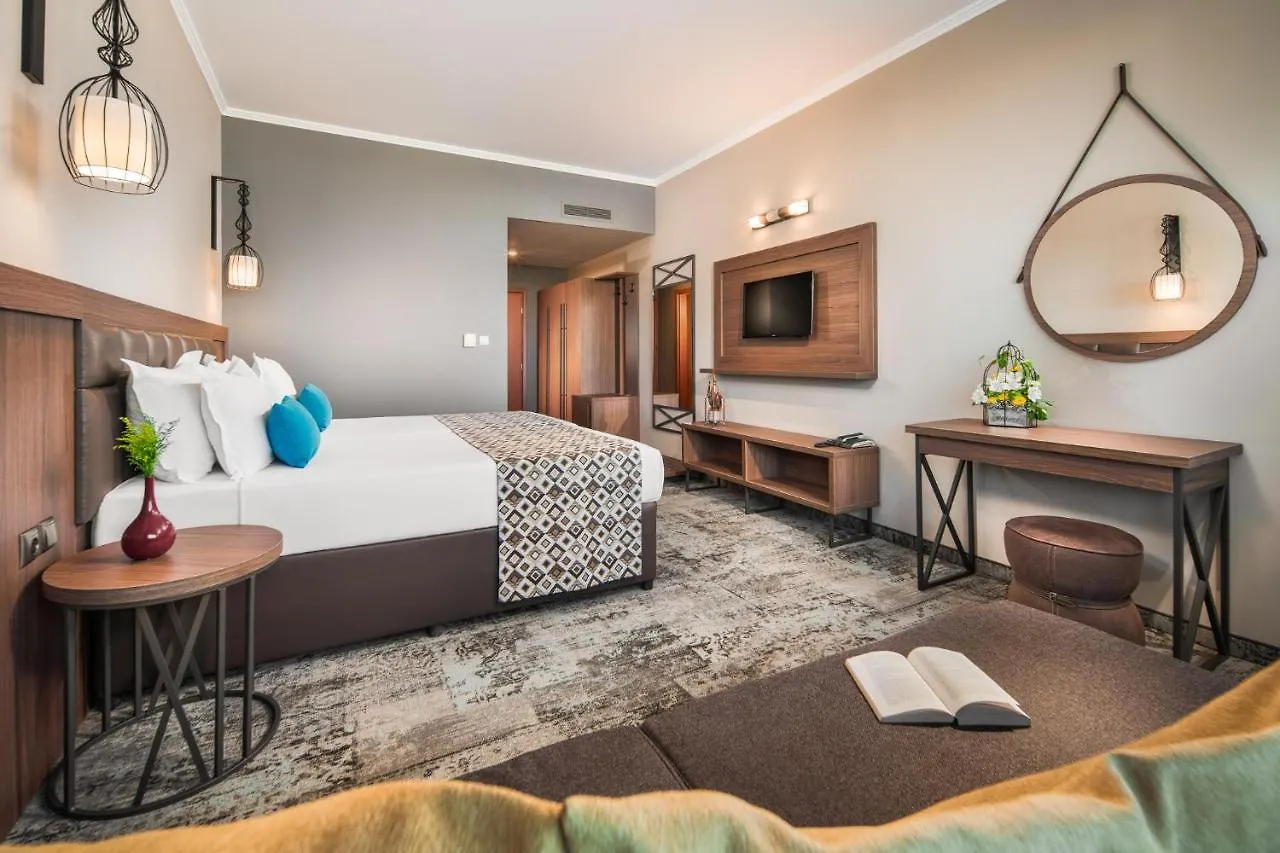 Hotel Alba Słoneczny Brzeg 4*,